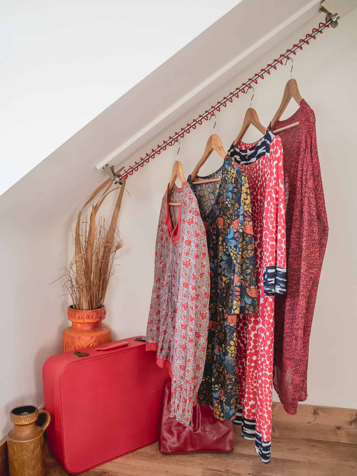 Zebedee® Gloss Red – Any Angle Clothes Rail