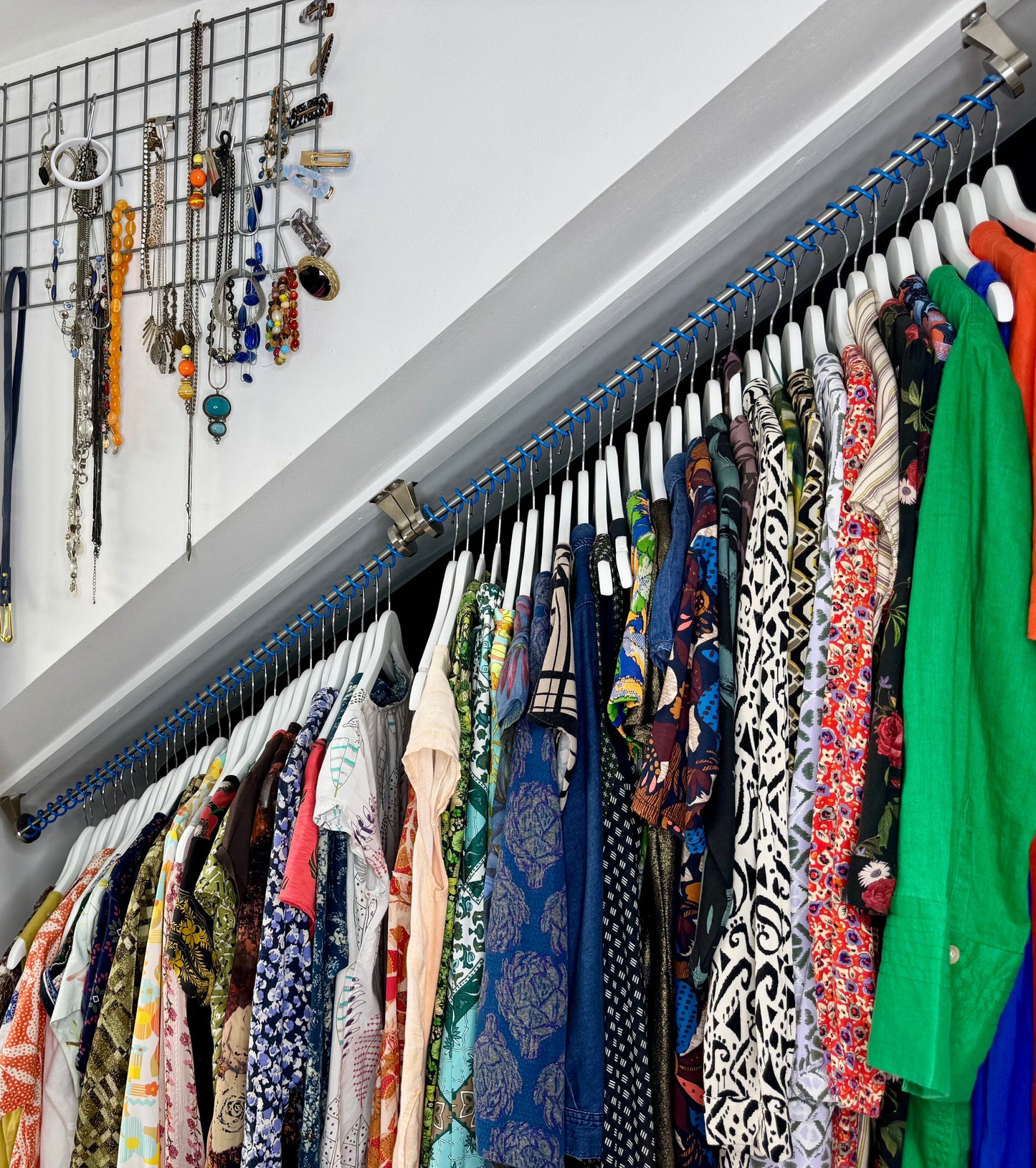 Zebedee® Primary Blue – Any Angle Clothes Rail