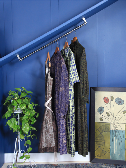 Zebedee® Antique Bronze – Any Angle Clothes Rail